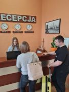 Zajęcia symulacyjne - praca recepcjonistów w szkolnej pracowni